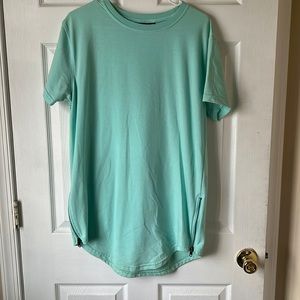 Men L Short Slv Tshirt • Double zipper on sides